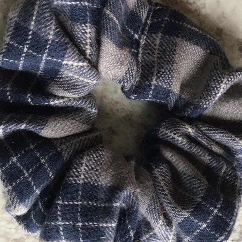 Navy blue gray plaid buffalo flannel scrunchie new